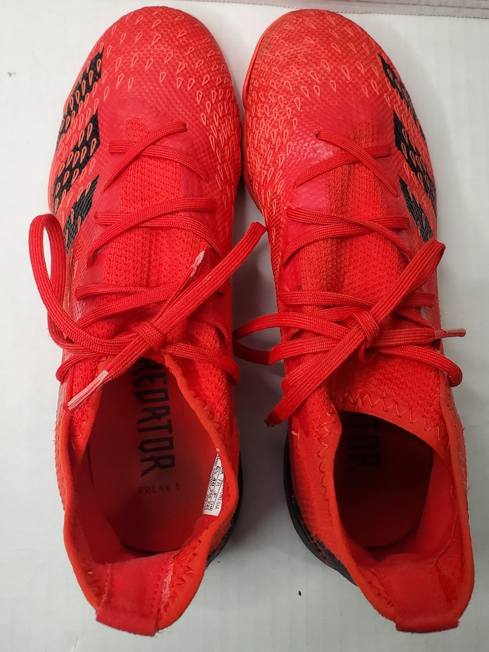 adidas Predator Red Sneakers With Black Accents Mens 7